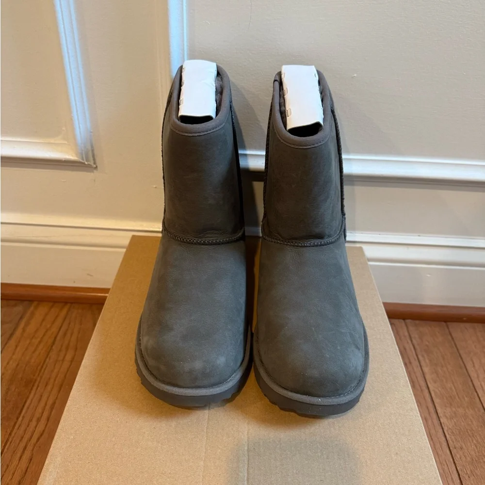 UGG Classic Short Boots in Dark Gray NWT